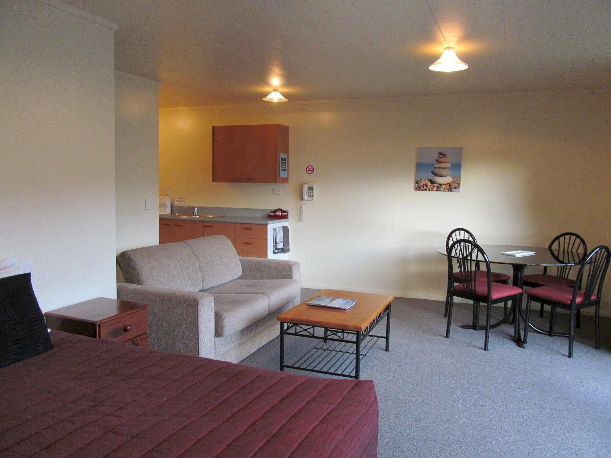 Wanaka Heights Motel Esterno foto